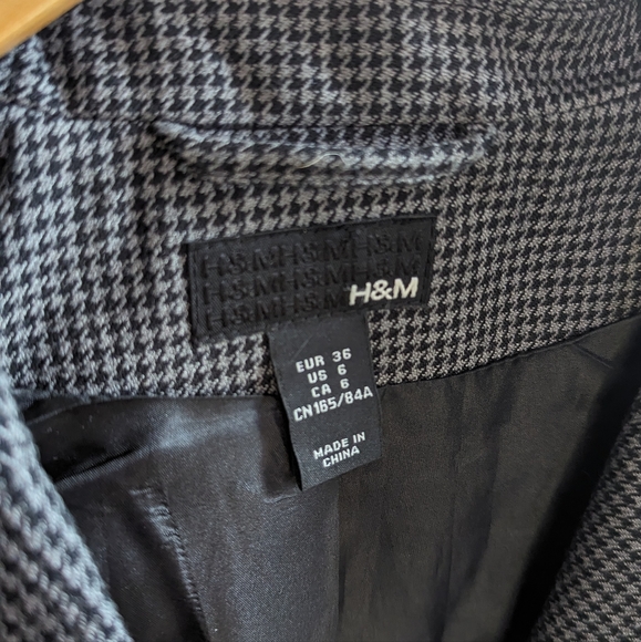 Crop Blazer Houndstooth 3/4 Sleeve Lined Gray and Black One Button Blazer - Picture 2 of 4